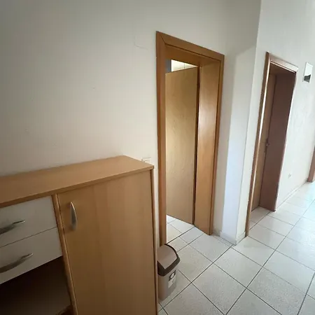 Vikalo Dvosoban Stan Apartamento