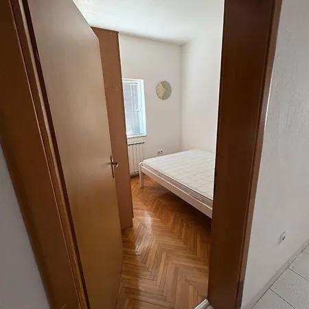 Apartamento Vikalo Dvosoban Stan *