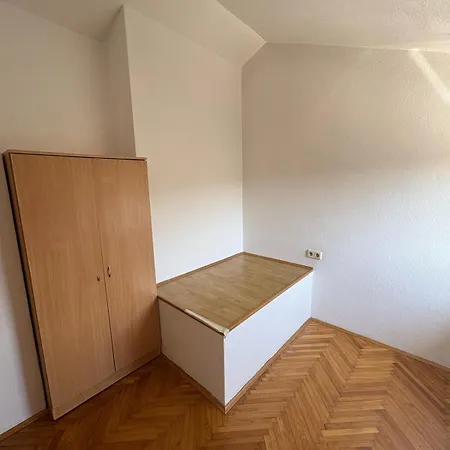 Vikalo Dvosoban Stan